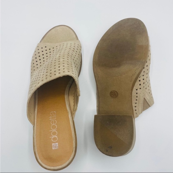 Dolcetta - Tan open toe, soft mules, women’s size 8.5 - Picture 3 of 5